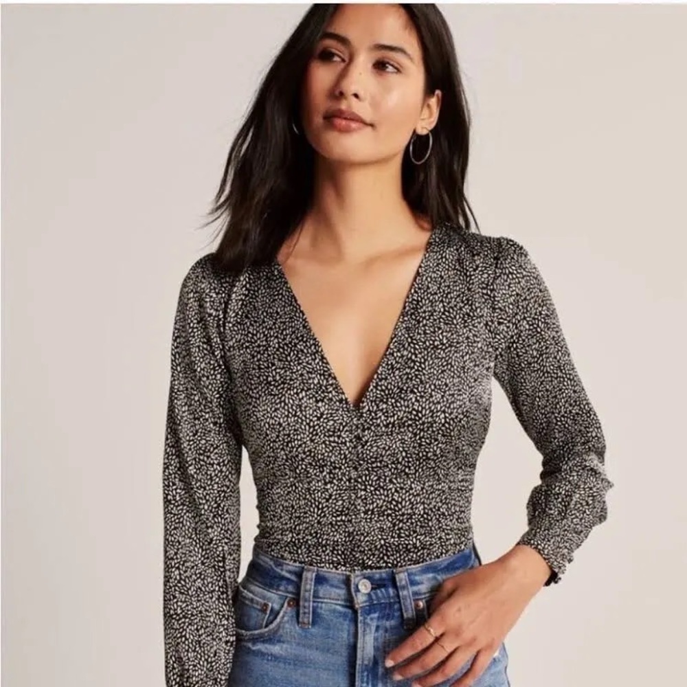 Abercrombie black printer long sleeve satin top